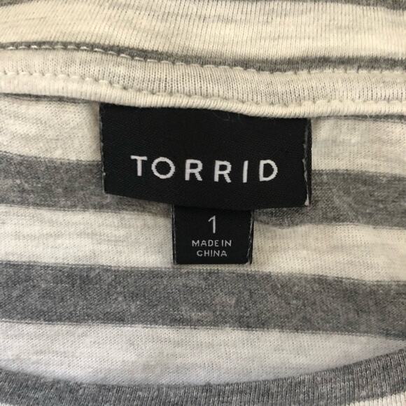 Torrid Women’s 1X Gray White Striped “Be You” Graphic Slim Fit Crew Tee - Picture 8 of 10